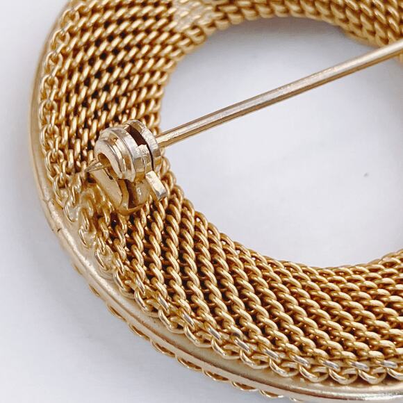 Signed Kramer Mid Century Modern Gold Tone Mesh Circle Brooch Geometric 50s 60s - Picture 10 of 10